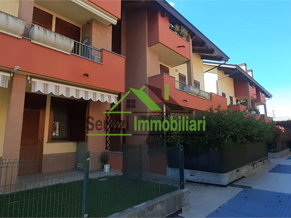 Apartment في تخفيض السعر إلى Bellinzago Lombardo