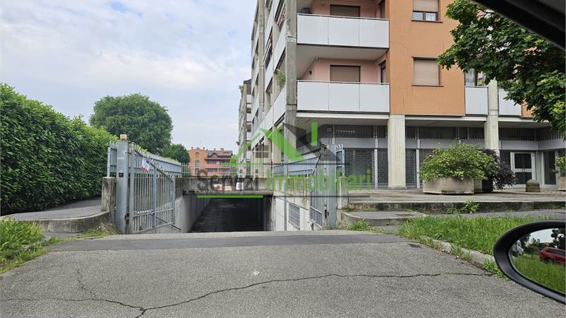 magazzino di 300 mq libero subito