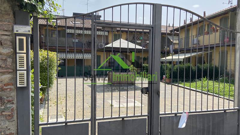 Bilocale piano terra con area privata esterna