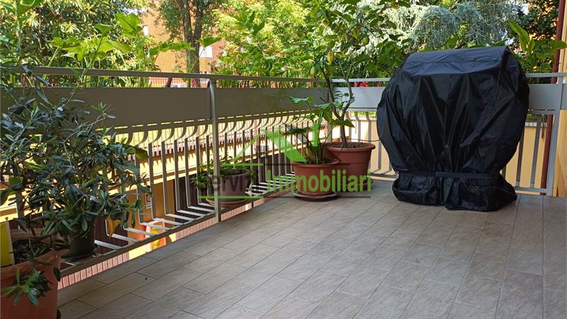 Cassina centro ampio 3 locali con poss. box triplo. da non perdere !