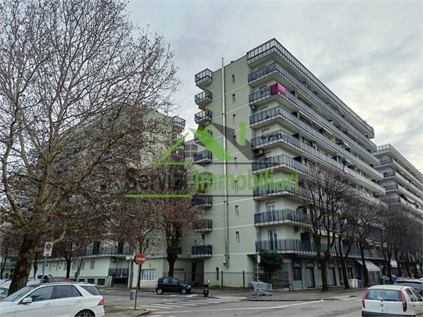 Pioltello zona scuole, ampio monolocale con cucina abitabile ed ampio terrazzo